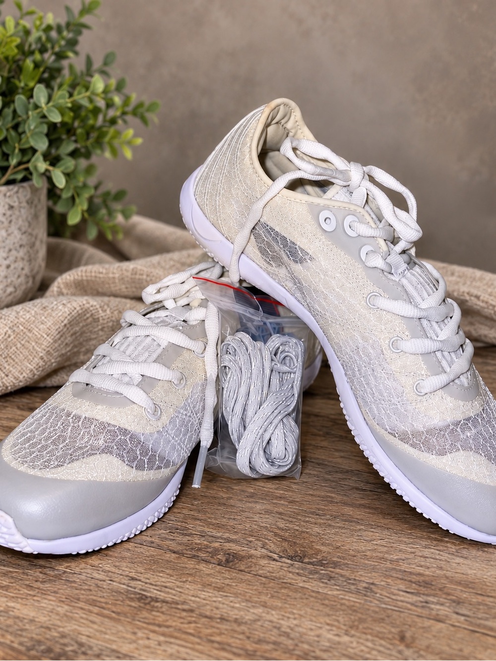 NWT Women’s Size 8.5 Ascend Air  Varsity White Cheer Shoes